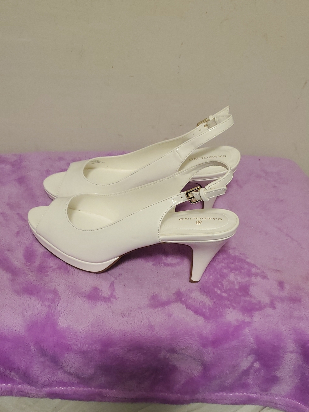 Bandolino White Slingback Peep Toe Heels with Buckle